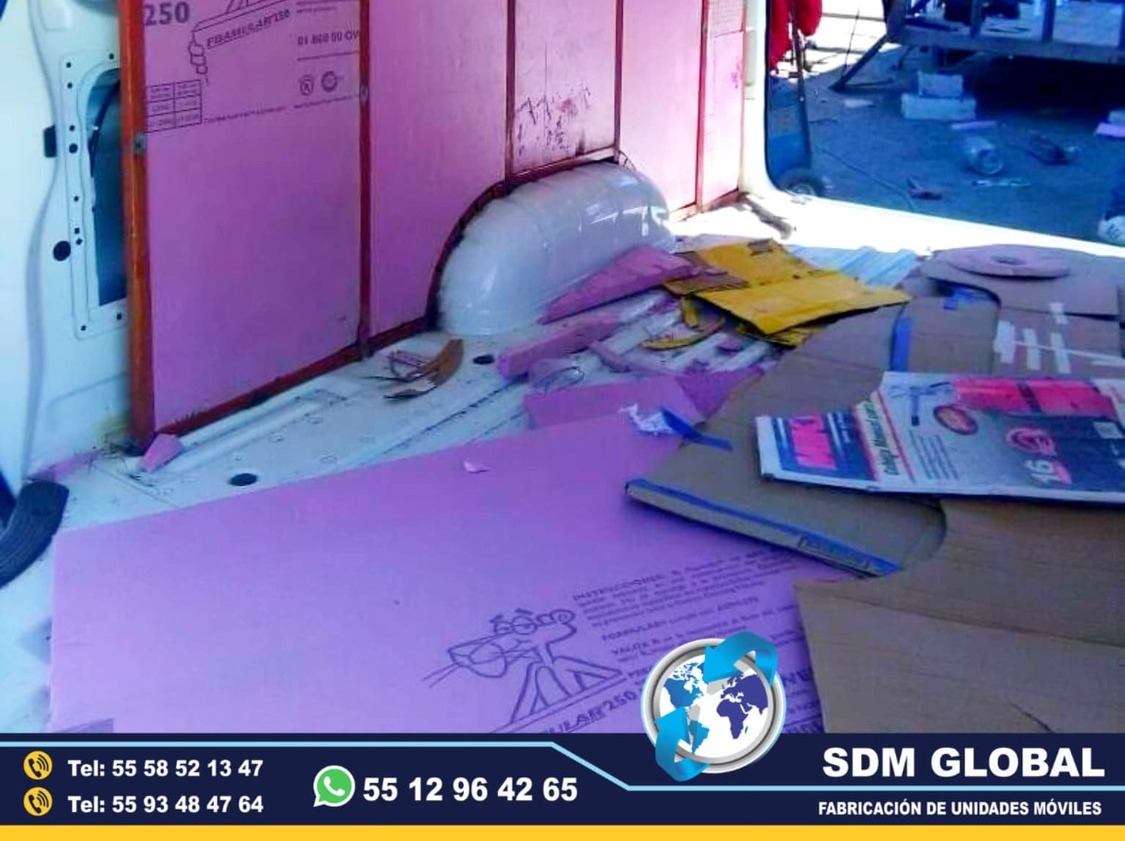 Conversion de unidad movil de policia de genero rosa atencion a la mujer en Mexico